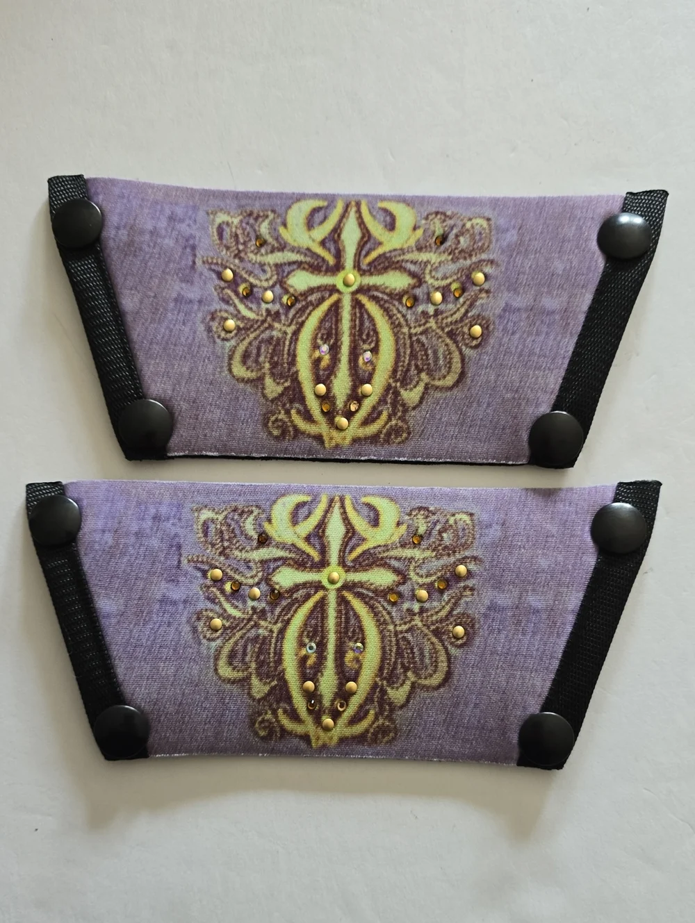 Onesole Shoe Topper Medallion Purple Green Embelliged Snap On Size Large Cross